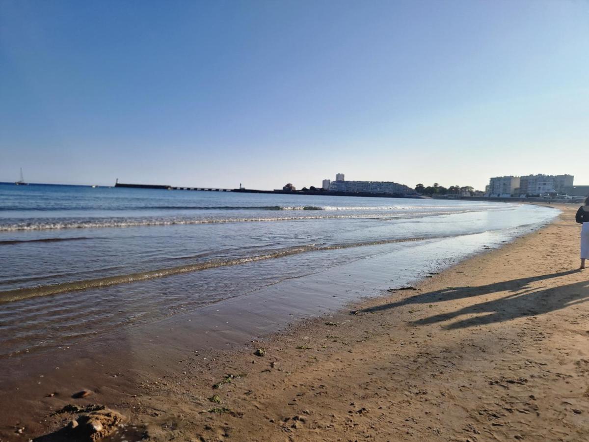 Studio Coeur Des Sables, 100M De La Plage เลส์ซาบล์-โดล็อนน์ ภายนอก รูปภาพ
